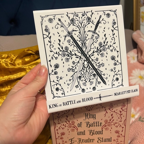 BOOKISH BOX BUNDLE! - Picture 11 of 15